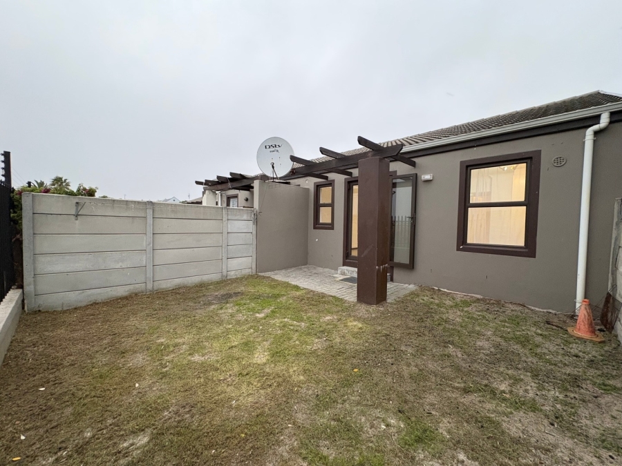 To Let 2 Bedroom Property for Rent in West Riding Western Cape
